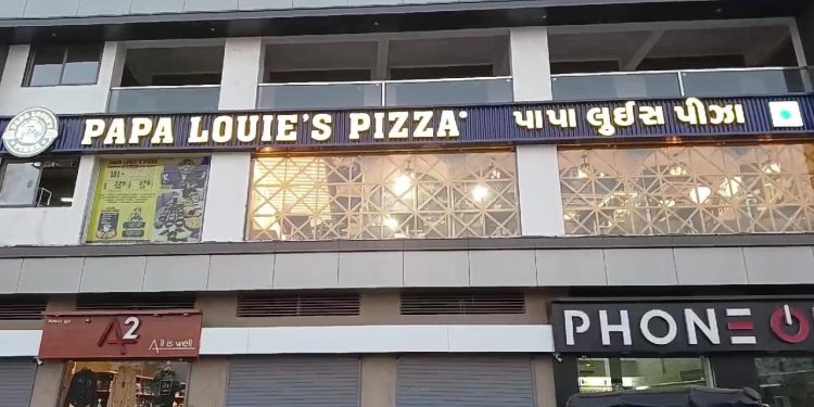 જામનગરમાં પાપાલુઈ’સ પિત્ઝાને દંડ અને નોટિસ…