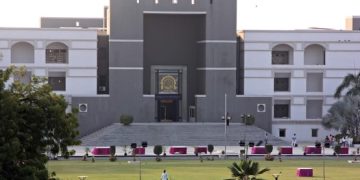 પ્લાસ્ટિક વેસ્ટ મેનેજમેન્ટ: GPCBને કડક સૂચનાઓ આપતી હાઈકોર્ટ