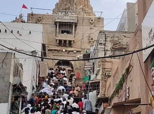દ્વારકામાં ફુલડોલનો ઉત્સાહ ભાવિકોમાં જબરો ઉત્સાહ…