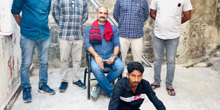 ખંભાળિયા: મોજશોખ પુરા કરવા પૈસાની લાલચે મિત્રની હત્યા નિપજાવનાર આરોપી મિત્રને પોલીસે દબોચી લીધો