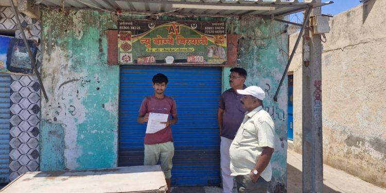 જામનગરમાં એક જ વિસ્તારની 7 નોનવેજ શોપ બંધ કરાવતી ફૂડશાખા…