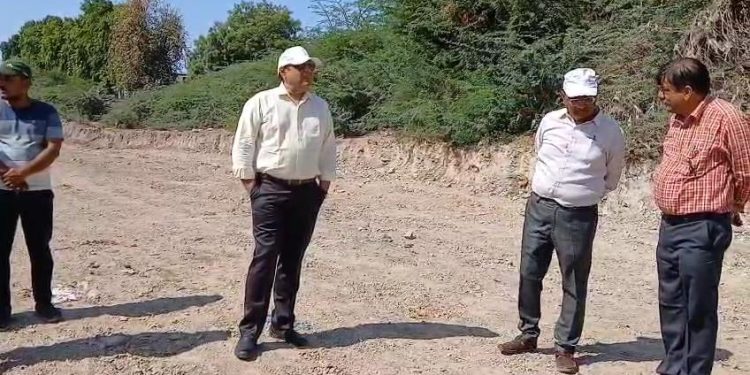 જામનગરમાં નદીમાં હાલ થઈ રહેલી કામગીરીઓ ‘સુજલામ સુફલામ’ યોજનાનો એક ભાગ…