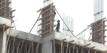 હીટવેવથી બાંધકામ શ્રમિકોને રક્ષણ આપવાની વાત: જામનગરમાં અમલવારીના નામે મીંડુ…