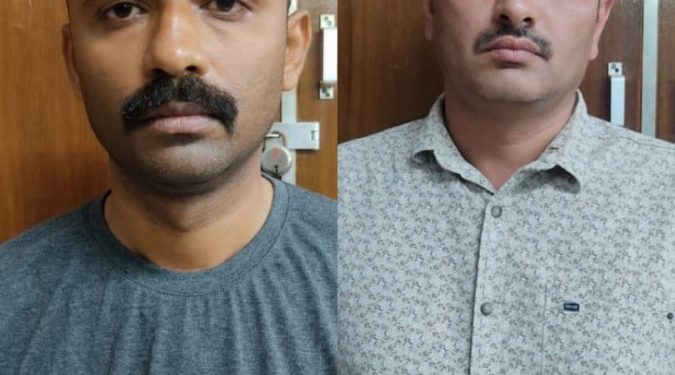 A-ડીવીઝન પોલીસ મથક હેઠળની ચોકીના 2 પોલીસકર્મીઓ ચોકીમાં જ લાંચ લેતા ઝડપાયા