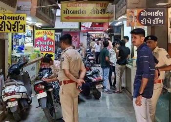 જામનગરમાં ‘એપલ’ ફોનની ડુપ્લિકેટ એસેસરીઝ: 5 વેપારીઓ વિરુદ્ધ ફરિયાદ દાખલ…