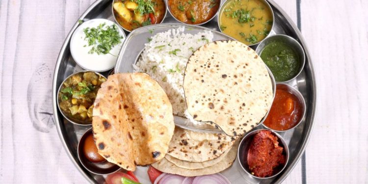 બિચારા સરકારી અધિકારીઓ : નાસ્તો કે ભોજન ‘પેટભરીને’ આરોગવા ન મળે..!!