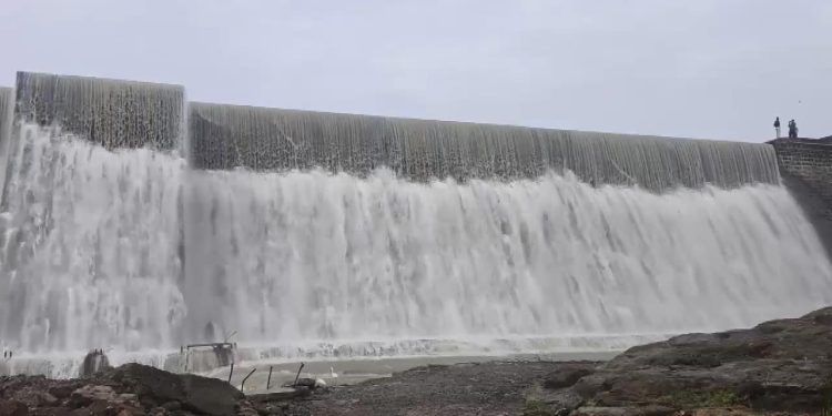 વોટર ચાર્જીસ દરરોજનો તો પાણી પણ દૈનિક આપો:જન જાગૃતિ અભિયાન સમિતિ