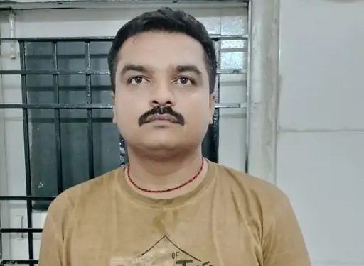 અરજી બાદ ગુન્હો દાખલ ના કરવા પોલીસ કોન્સ્ટેબલે અઢી લાખ માગ્યા