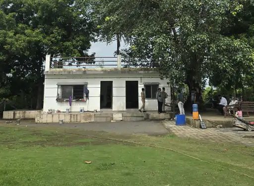 વધુ 5 કમોત : ધૂમાડો 3 ને અને વીજઆંચકો 2 ને ભરખી ગયો..