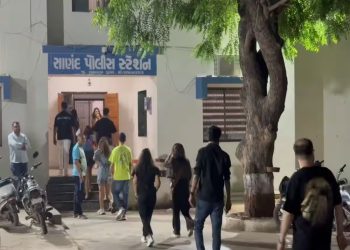 યુવા બિલ્ડરની બર્થ-ડે પાર્ટીમાં દારૂનો દરિયો : 26 યુવતિઓ પણ નશામાં…