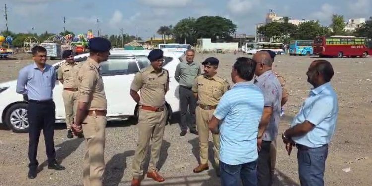 જામનગર: એસ.પી સહિતની ટીમ દ્વારા ગરબા આયોજનના સ્થળની મુલાકાત લઈ સુરક્ષા વ્યવસ્થા મુદ્દે સ્થળ સમિક્ષા કરાઈ
