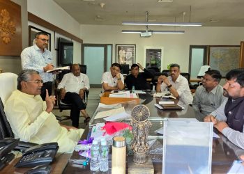 ટેકાના ભાવે કપાસની ખરીદી, કૃષિમંત્રી રાઘવજી પટેલે ખરીદી સમયે તાલુકા દીઠ ઓછામાં ઓછા બે ખરીદ કેન્દ્રો રાખવા સૂચન કર્યું