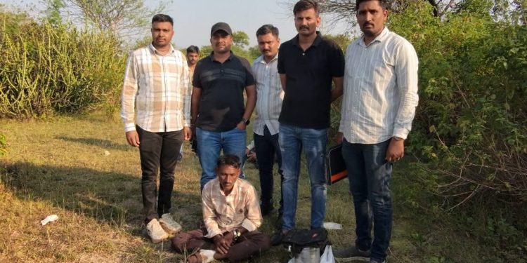 જામનગરમાં લાખોની ચોરીની ફરિયાદ બાદ આરોપી ઝડપાઈ ગયો..