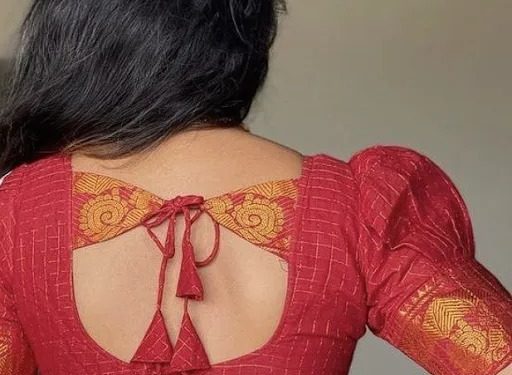 લગ્નમાં પહેરવા મહિલાએ બ્લાઉઝ સિવવા આપ્યું…દરજીએ બ્લાઉઝ બગાડી નાંખ્યુ અને પછી થઈ બબાલ…