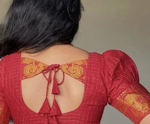 લગ્નમાં પહેરવા મહિલાએ બ્લાઉઝ સિવવા આપ્યું…દરજીએ બ્લાઉઝ બગાડી નાંખ્યુ અને પછી થઈ બબાલ…