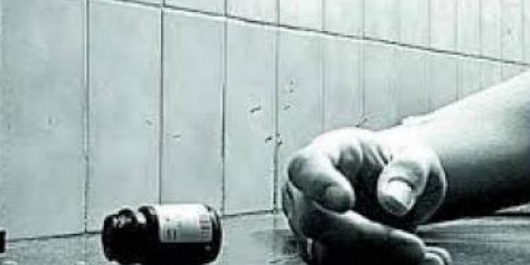 કલ્યાણપુર:કેન્સરગ્રસ્ત યુવાને ચિંતામાં પુત્રી-પુત્રને ઝેર પીવડાવી પોતે આપઘાત કર્યો