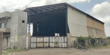 ખંભાળિયાના કારખાનેદાર સહિતના આઠ શખ્સોએ ખાનગી કંપનીના પેટકોકના જથ્થામાં કરી ભેળસેળ