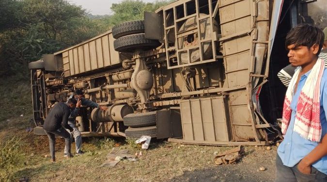 ધ્રોલ નજીક વધુ એક અકસ્માત. ટ્રક અને ટ્રાવેલ્સના અકસ્માતમાં….