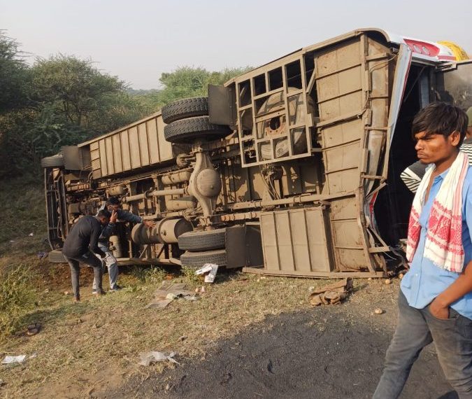 ધ્રોલ નજીક વધુ એક અકસ્માત. ટ્રક અને ટ્રાવેલ્સના અકસ્માતમાં….