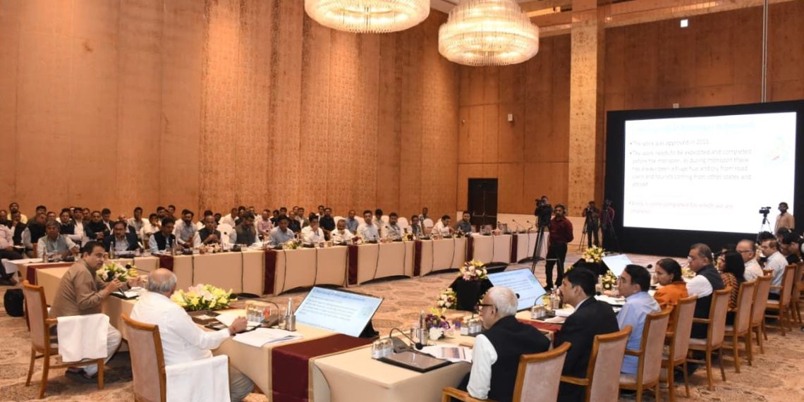 ગુજરાતના નેશનલ હાઇવે પ્રોજેક્ટ સંદર્ભે ગાંધીનગરમાં સમીક્ષા બેઠક યોજાઇ, તાકીદ કરાઈ કે..