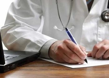 ડોક્ટરે દવાઓ ‘ગરબડીયા’ અક્ષરોમાં નહીં લખવાની…