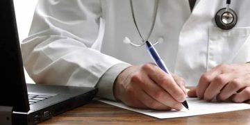 ડોક્ટરે દવાઓ ‘ગરબડીયા’ અક્ષરોમાં નહીં લખવાની…