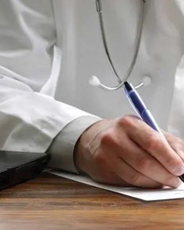 ડોક્ટરે દવાઓ ‘ગરબડીયા’ અક્ષરોમાં નહીં લખવાની…