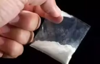 ઉડતા ગુજરાત : ડ્રગ્સ શરાબની સાથે હરીફાઈ કરી રહ્યું છે !