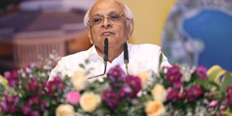 CMએ સૌ જવાબદારોને, નાણાંની સાથે ‘શિખામણ’ પણ આપી…