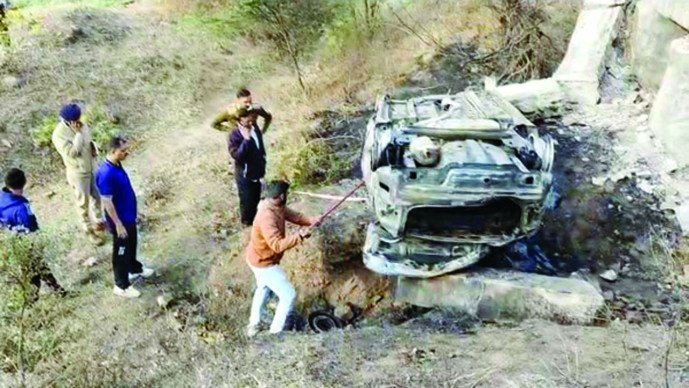 ગોઝારો શુક્રવાર : 3 અકસ્માત, 6 મોત…એક કાર સળગી..