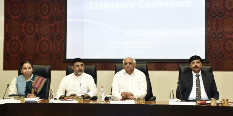 કલેકટર કોન્ફરન્સમાં મુખ્યમંત્રીની સલાહ: પરિપત્રો-નિયમોનું જિલ્લાઓમાં અલગ અલગ અર્થઘટન ન થવું જોઈએ