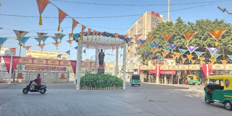 જામનગરના આંગણે લેઉવા પટેલ સમાજનો ત્રિવેણીસંગમ સમારોહ : નાયબ મુખ્યમંત્રી સહિત મંત્રીઓનો મેળાવડો..