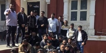 લાલપુરના સેવકભરૂડીયા ગામે ધોડીપાસાના જુગાર પર LCBનો દરોડો, દ્વારકાથી પણ ખેલેયાઓ પહોચ્યા હતા