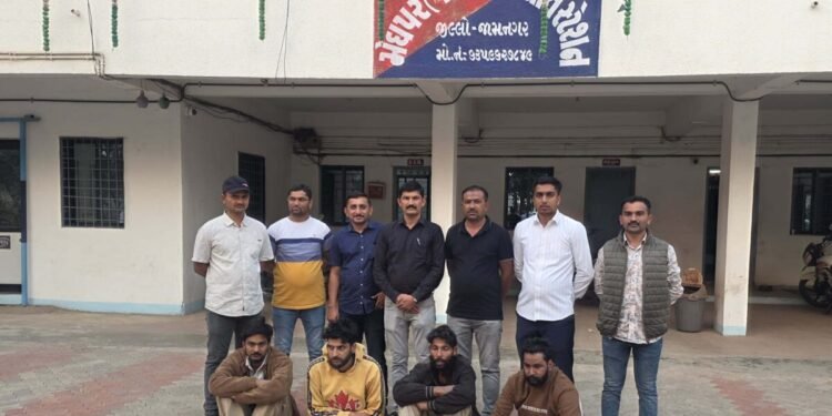 મોટી ખાવડીમાં પંજાબના 4 શખ્સો લાખો રૂપિયાના હેરોઈન સાથે ઝડપાયા..