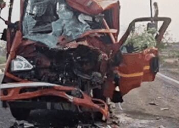 ટ્રક આગળના વાહનમાં ઘૂસી ગયો : પતિ-પત્ની અને બાળકનો ભોગ !